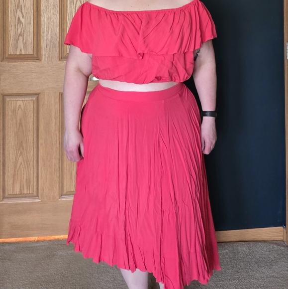 Pink Skirt and Top Set - Picture 4 of 4